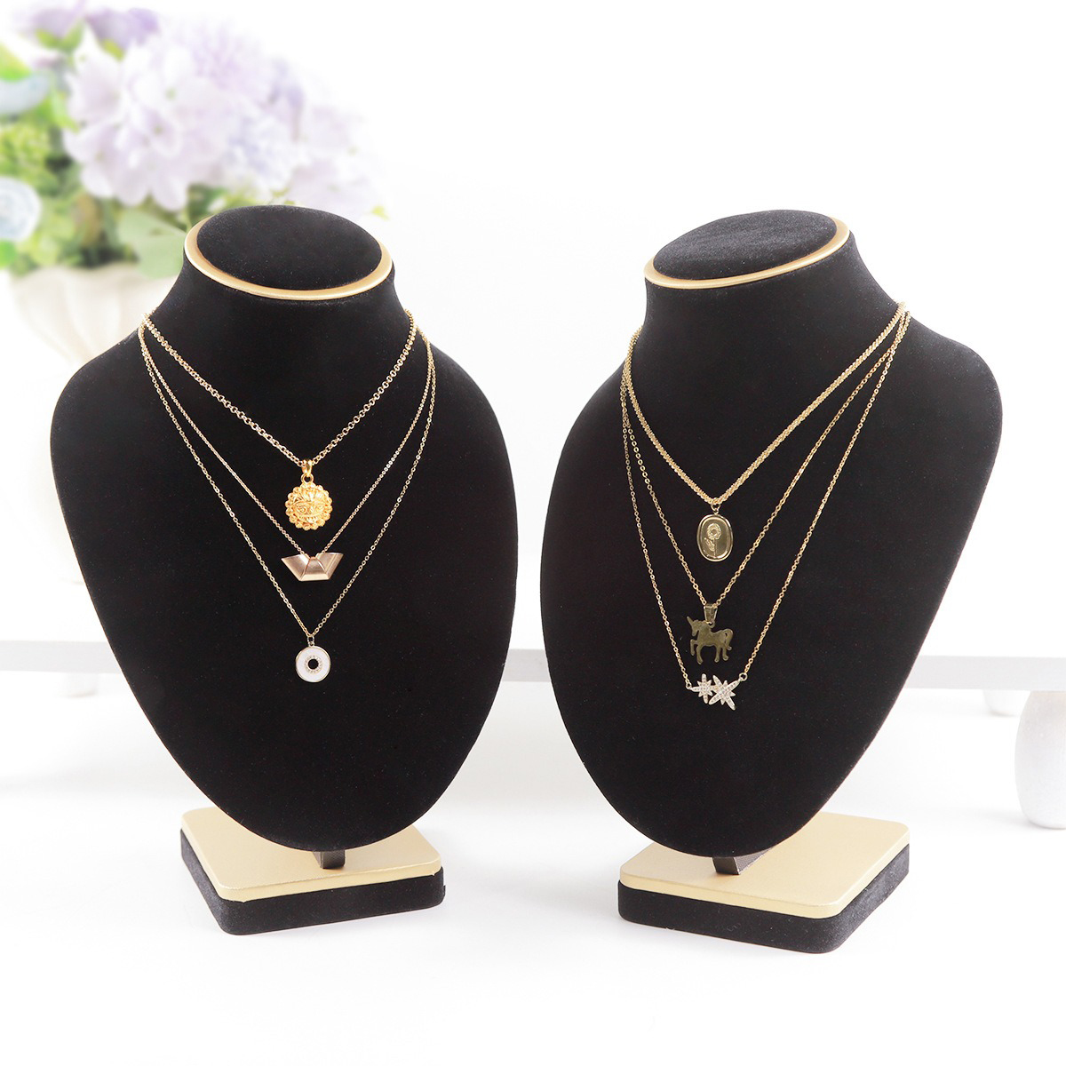 Body Jewelry Stores - Körper-Schmuckbüste aus schwarzem Samt, realistische stapelbare