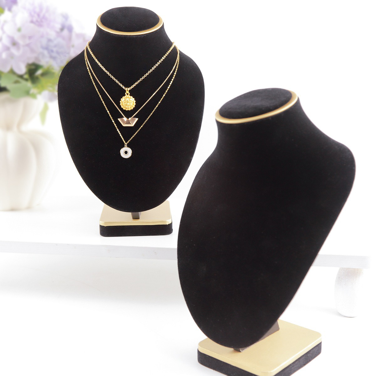 Körper-Schmuckbüste aus schwar – Body Jewelry Stores Bewertung und Preis