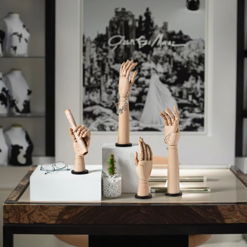 Handschaufensterpuppenständer  – Body Jewelry Stores Bewertung und Preis